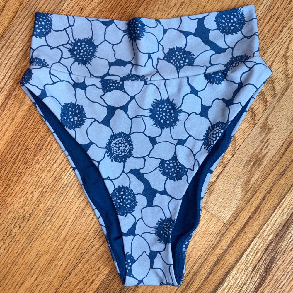 Aerie XS high cut cheeky Blue and White Floral Bikini swimsuit Bottoms